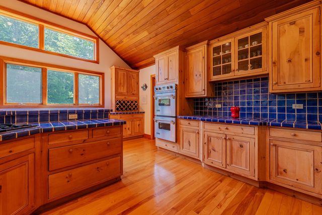 84 Frost Pond Road, Dorset, VT 05251
