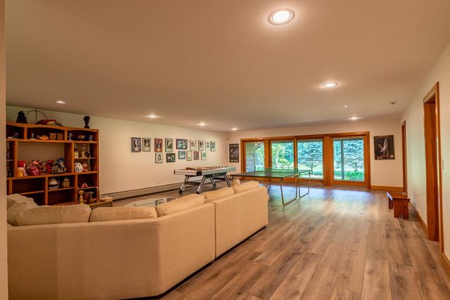 84 Frost Pond Road, Dorset, VT 05251