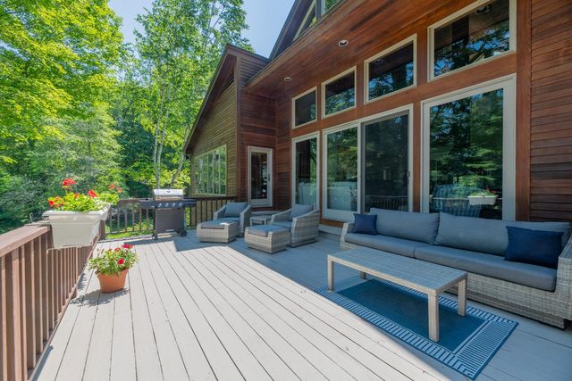 84 Frost Pond Road, Dorset, VT 05251