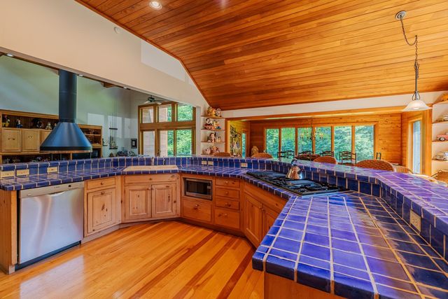 84 Frost Pond Road, Dorset, VT 05251