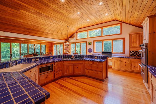 84 Frost Pond Road, Dorset, VT 05251