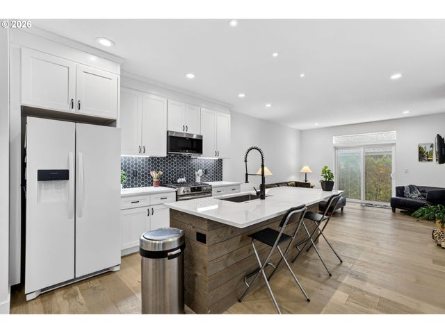 2911 N WILLIS Blvd, Portland, OR 97217