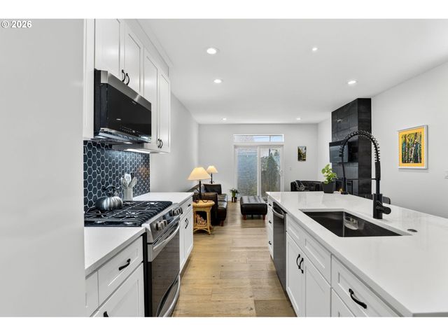 2911 N WILLIS Blvd, Portland, OR 97217