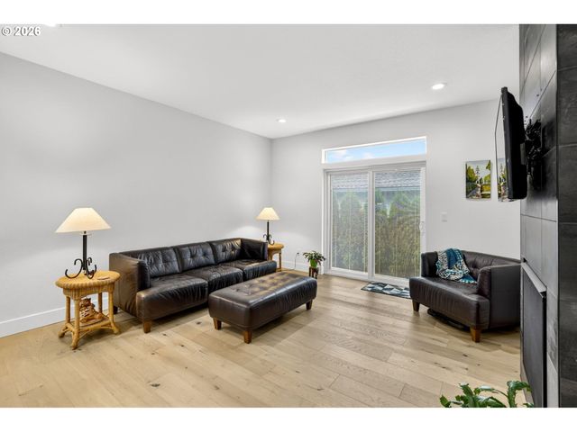 2911 N WILLIS Blvd, Portland, OR 97217