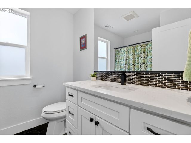 2911 N WILLIS Blvd, Portland, OR 97217