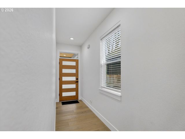 2911 N WILLIS Blvd, Portland, OR 97217