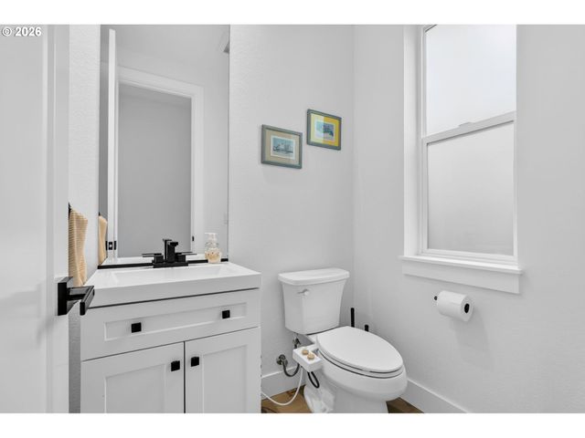 2911 N WILLIS Blvd, Portland, OR 97217