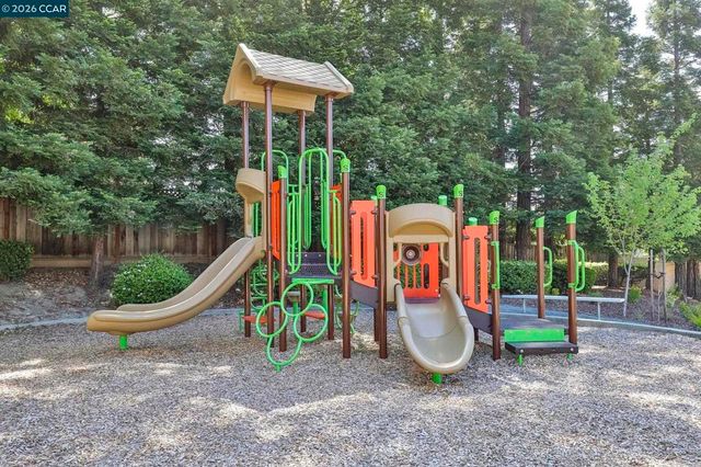 222 PORTOLA DR, Danville, CA 94506