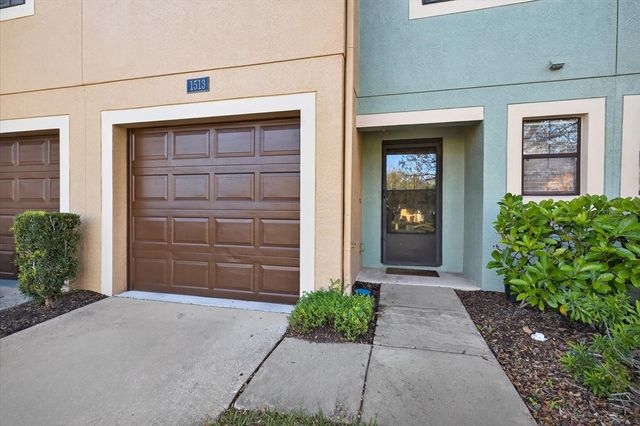 1513 WATER TERRACE LANE, Brandon, FL 33511