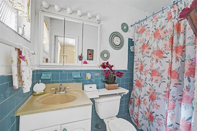 6100 NW 15th St, Sunrise, FL 33313