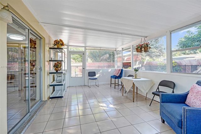 6100 NW 15th St, Sunrise, FL 33313