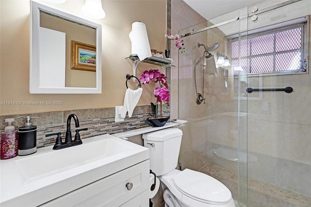 6100 NW 15th St, Sunrise, FL 33313