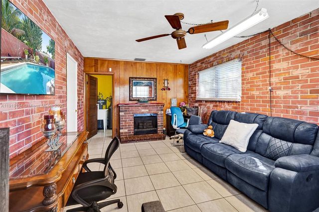 6100 NW 15th St, Sunrise, FL 33313