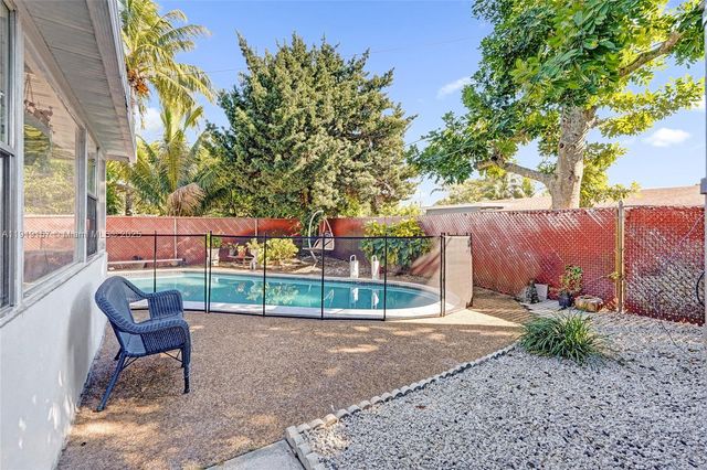 6100 NW 15th St, Sunrise, FL 33313