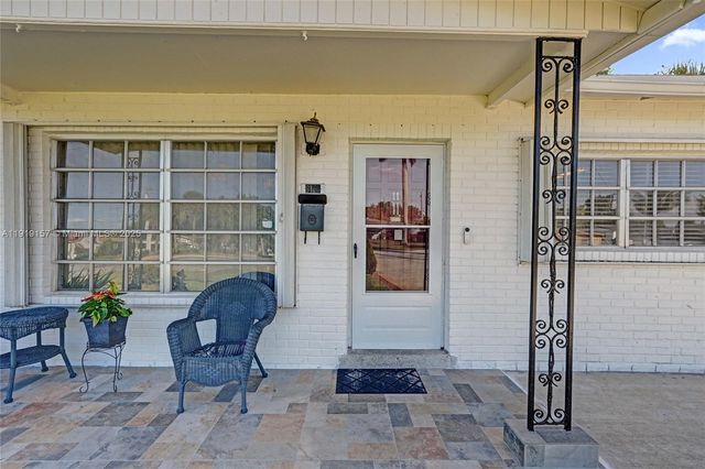 6100 NW 15th St, Sunrise, FL 33313