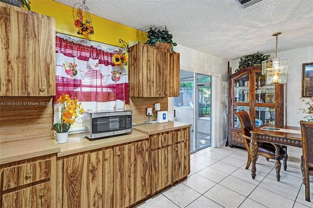 6100 NW 15th St, Sunrise, FL 33313