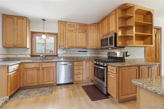 112 Mount Olympus Court, St Peters, MO 63376