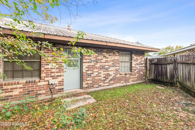 504 Knollwood Circle A, Lafayette, LA 70506