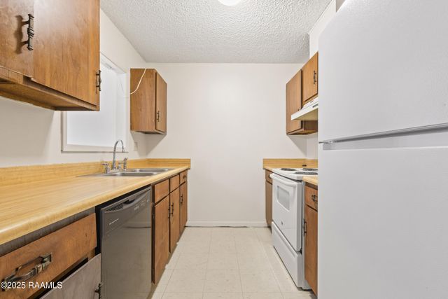 504 Knollwood Circle A, Lafayette, LA 70506