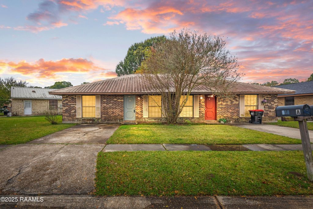 504 Knollwood Circle A, Lafayette, LA 70506
