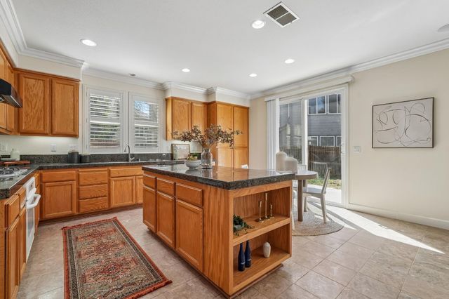 1891 Rogue River Ct, West Sacramento, CA 95691