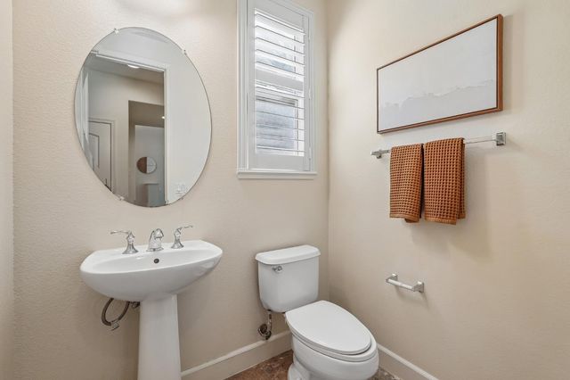 1891 Rogue River Ct, West Sacramento, CA 95691