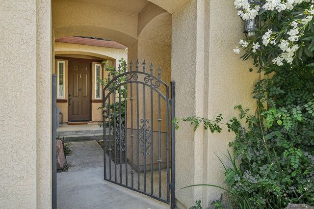 1891 Rogue River Ct, West Sacramento, CA 95691