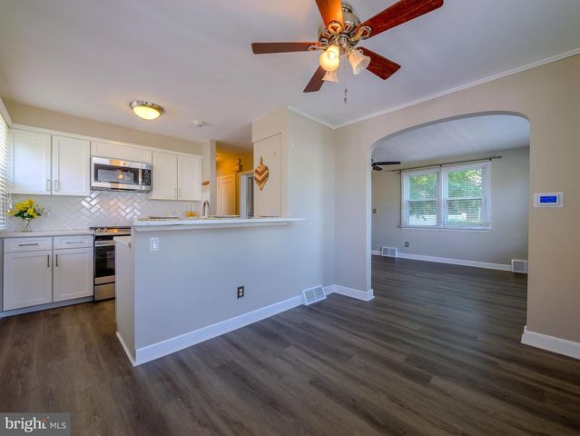 1109 OLD LN, Drexel Hill, PA 19026