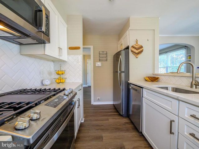 1109 OLD LN, Drexel Hill, PA 19026