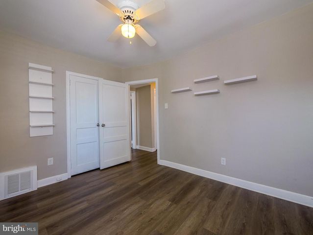 1109 OLD LN, Drexel Hill, PA 19026