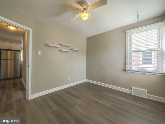 1109 OLD LN, Drexel Hill, PA 19026