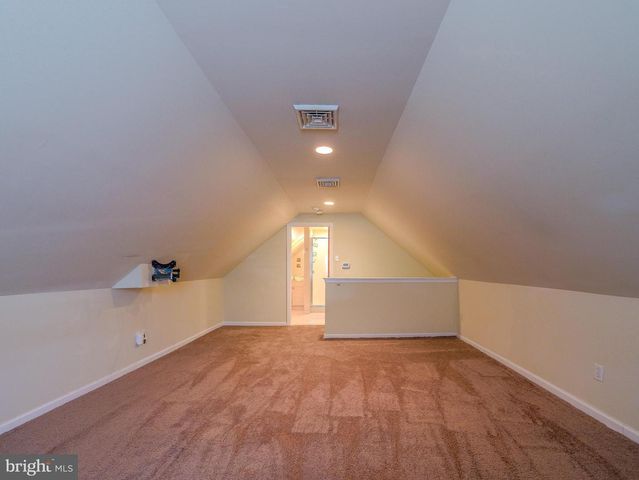 1109 OLD LN, Drexel Hill, PA 19026