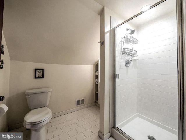 1109 OLD LN, Drexel Hill, PA 19026