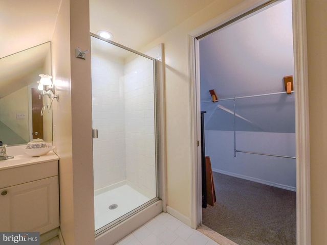 1109 OLD LN, Drexel Hill, PA 19026
