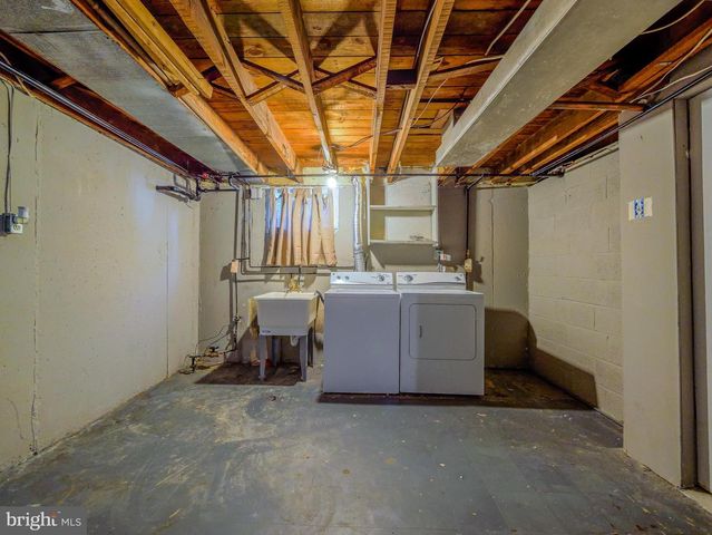 1109 OLD LN, Drexel Hill, PA 19026