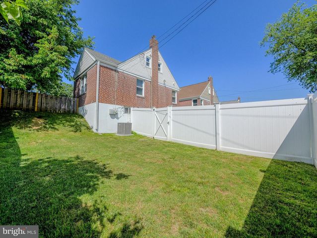 1109 OLD LN, Drexel Hill, PA 19026