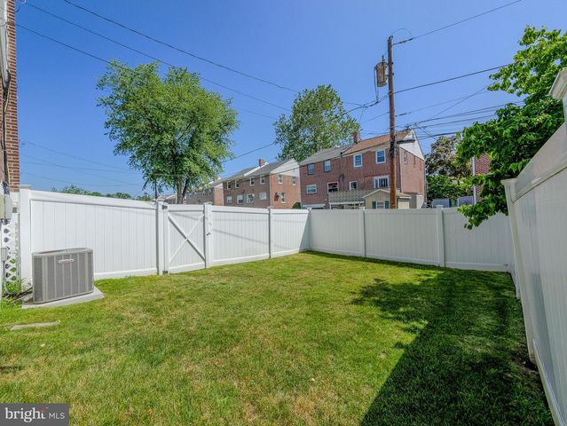 1109 OLD LN, Drexel Hill, PA 19026