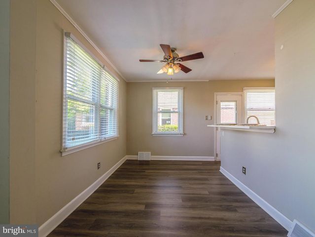 1109 OLD LN, Drexel Hill, PA 19026
