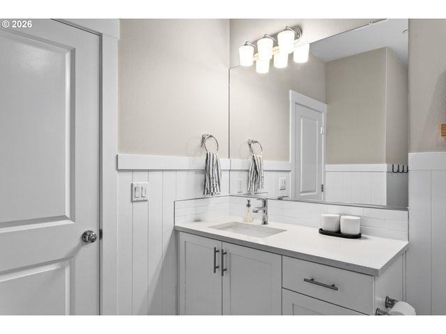 11000 Sw VERDUN Loop, Wilsonville, OR 97070
