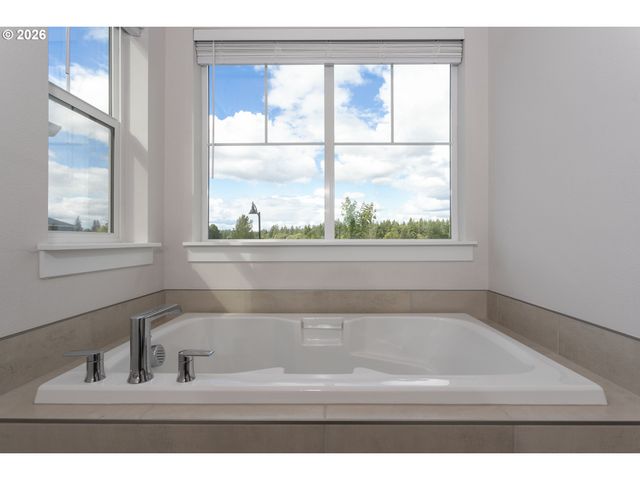 11000 Sw VERDUN Loop, Wilsonville, OR 97070