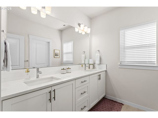 11000 Sw VERDUN Loop, Wilsonville, OR 97070