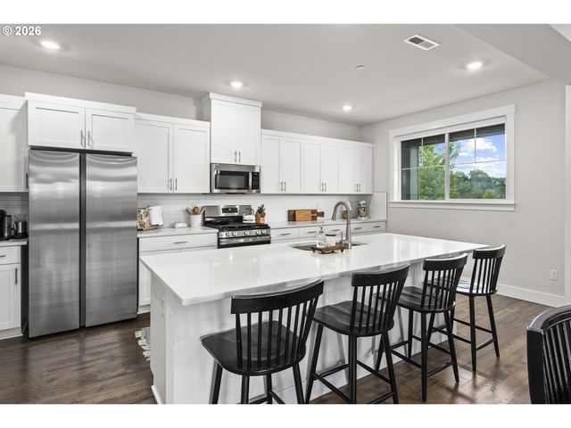 11000 Sw VERDUN Loop, Wilsonville, OR 97070