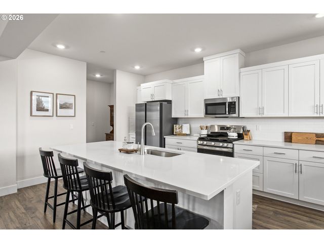 11000 Sw VERDUN Loop, Wilsonville, OR 97070