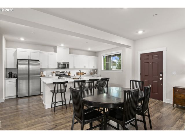 11000 Sw VERDUN Loop, Wilsonville, OR 97070