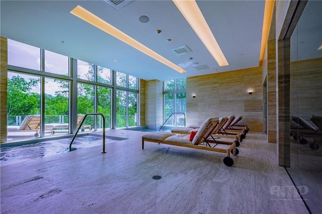 16385 Biscayne Boulevard 405, Aventura, FL 33160