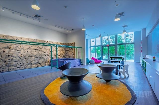 16385 Biscayne Boulevard 405, Aventura, FL 33160