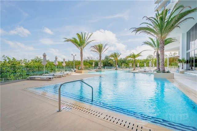 16385 Biscayne Boulevard 405, Aventura, FL 33160