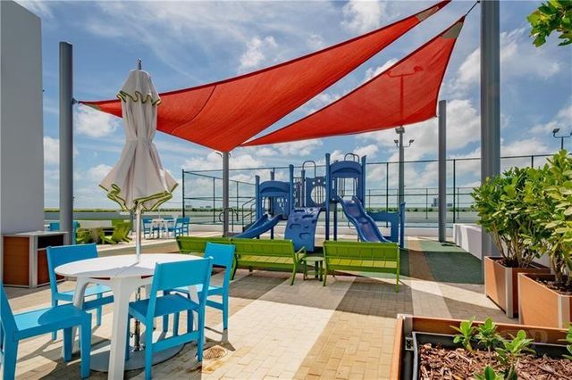 16385 Biscayne Boulevard 405, Aventura, FL 33160