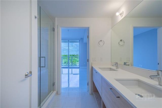 16385 Biscayne Boulevard 405, Aventura, FL 33160