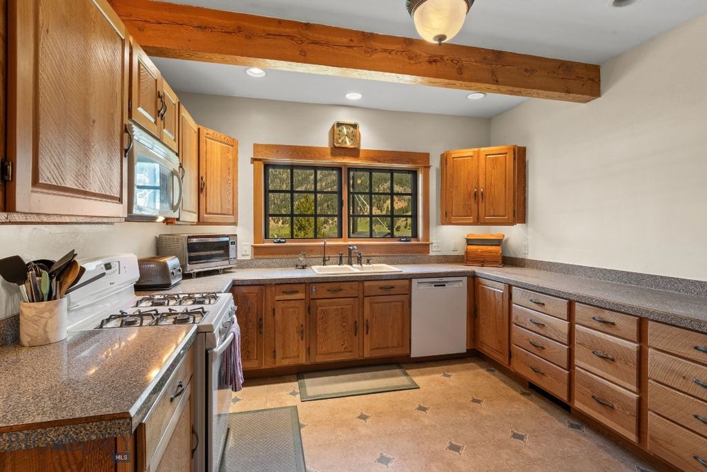 250 Silver Run Road, Big Sky, MT 59730 photo 9